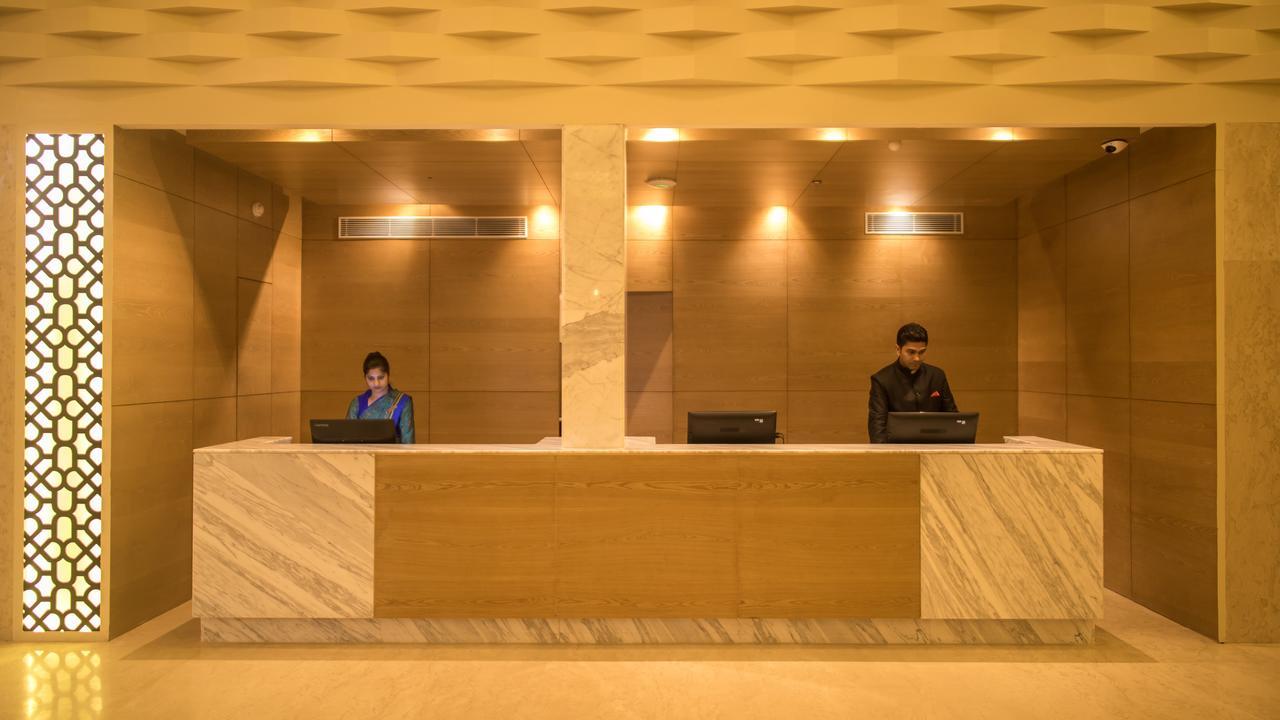 Hotel Ramada Dehradun Chakrata Road Extérieur photo